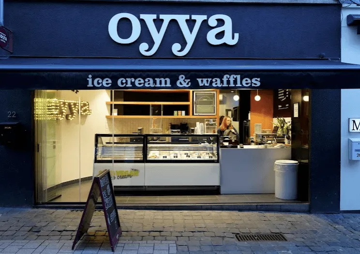 Oyya ice cream and waffles shop in Ghent